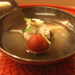 あぶらめ（アイナメ） と 紀州の梅 のお椀　柚子の花添え　(2015/04)