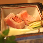 京懐石 吉泉 - お造り　（高知県　昆布〆金目鯛の炙り）　(2015/04)