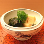 京懐石 吉泉 - 京都山城の筍の若竹煮　能登の若布　(2015/04)