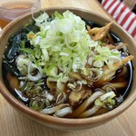 長命うどん - かけうどん小ごぼうとワカメ