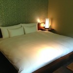 星のや京都 - キングサイズのベッド