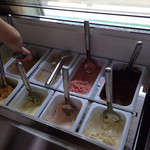 川平公園茶屋 - 店頭にあるアイスクリーム　食後にデザート、テイクアウトしました・・