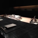 星のや京都 - ダイニングのカウンター席