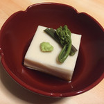 流山 すず季 - おまかせ会席
      胡麻豆腐