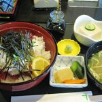 魚山亭 - 初かつおやまかけ丼セット