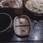 Sushi Tofuro - 鶏焼き重＆そば880円