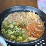 笑顔が見たいから - 料理写真:鶏白湯うどん肉シングル(青ネギ多め+天かす)