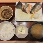 やよい軒 - 料理写真:焼魚3種食べ比べとミニすき焼きの定食