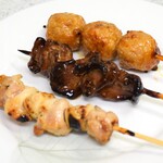 日本一 - 料理写真:つくね、レバー、モモニンニク