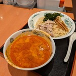 日高屋 - 料理写真:ピリ辛豚骨つけ麺670円