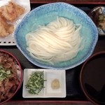 瀬戸内製麺710 - 冷やしうどん＆牛めし＆とり天（H27.5.13）