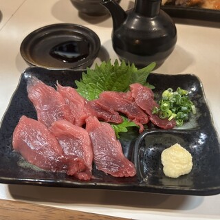 洋風居酒屋CHARA - 料理写真:亀の刺身　¥1680