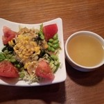 サムシング ベッラ ジョイア - サラダと玉子スープ