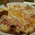 自遊人処 - カルボナーラピザ