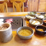 오우가 - サムパッ定食（14000w)竹筒ご飯がおいしい