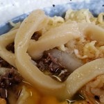 くれちうどん - しっかりとお汁をすった極太ウェーブがすごい