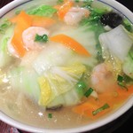 陳麻婆豆腐 - エビと野菜スープそば