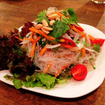 アジャム - タイ風春雨サラダ