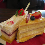 パティスリー シュクレ - （左から）いちごミルク、ミルクレープ