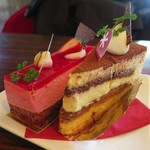 パティスリー シュクレ - （左から）フランボワーズショコラ、ティラミスタルト