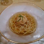 トゥ・ラ・ジョア - 冷しカラスミのアイスをトッピングしたラーメン