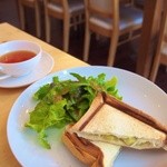 エル．エス　カフェ - アボカド&シュリンプのホットサンド