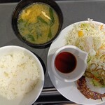 松屋 - 料理写真:やたらハンバーグ定食・シングル ご飯小盛り