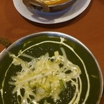 マヤマサラ - かぼちゃカレーとほうれん草チーズカレー