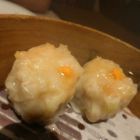 中国飯店 富麗華 - 蟹玉子のせシューマイ