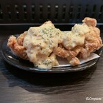 盛岡開運酒場 ぐらん炭 - 鶏の唐揚げ いぶりがっこのタルタルソース