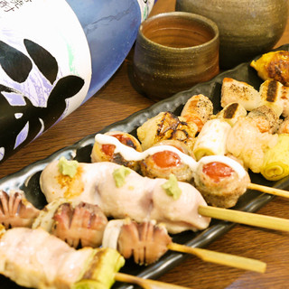 Yakitori (grilled chicken skewers) that is carefully hand-stitched by craftsmen one by one to make the best use of the ingredients.