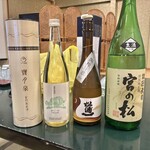 河畔の宿 千曲荘 - 飲み放題ですがみんなで持ち込み笑