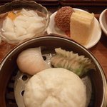 陶陶居 - 蒸し餃子ニ品と豚万