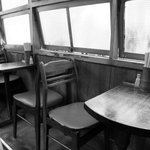 伊勢屋 - 小さなテーブル席