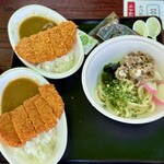 サンシャインプール フードコーナー - 料理写真:カツカレー、ぶっかけ肉うどん