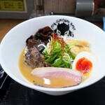 猪骨ラーメン 猪三 - 料理写真: