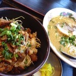 やまいし - チャーシュー丼とラーメンセット￥690