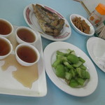創發潮州飯店 - 工夫茶が食事の前後に供されるのは潮州の伝統。ただし他の付き出しみたいなのは手を付けるとお金とられます。