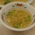 餃子の王将 淡路西口店 - セットに付くスープ