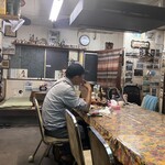 畑岡食堂 - 店内