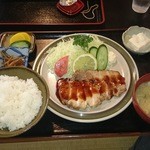 藤屋 - 2015/05/14 12:50訪問　豚テキ定食￥1,000（美明豚使用）