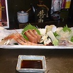 魚楽食堂 海ん中 - 刺し身盛合せ
