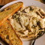 Longboards Bar & Grill - チキンリングイネ