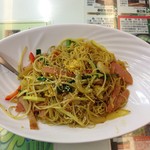 Aberdeen Fishball & Noodles Restaurant - カレー味のビーフン