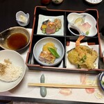 肥後橋ゆきや。 - 十字仕切りの松花堂(*´-`)
