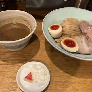 いかれたヌードル フィッシュトンズ_1
