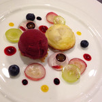 姫路モノリス - 温かいデザートと冷たいデザートのコラボレーションでとても斬新でした。
                                見た目も味もテンションあがるものでしたー