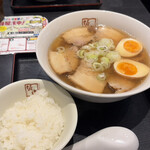 喜多方ラーメン 坂内 - 料理写真:味玉ラーメン