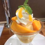 フルーツパフェ