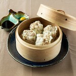 華ぐやの大きな肉焼売